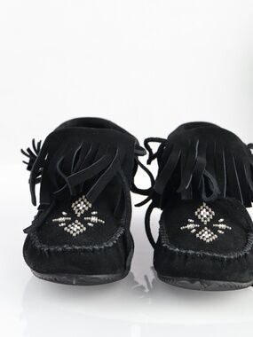 NWOT Manitobah Womens Paddle Suede Moccasin